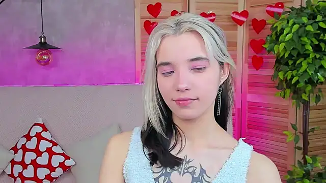 Snapshot of as1an_girlfriend chatting on 02.24.25 as1an girlfriend online show from 02.24.25