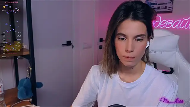  ni kiss online show from 09.17.25