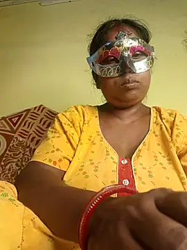 Snapshot of tinabhabhi chatting on 08.04.26 tinabhabhi online show from 08.04.26