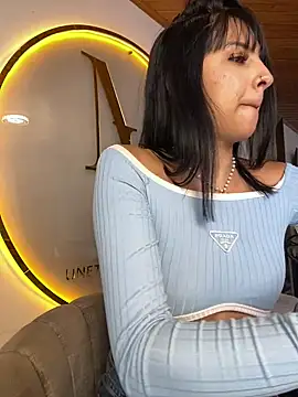 Hilary pinkk online show from 12.04.24