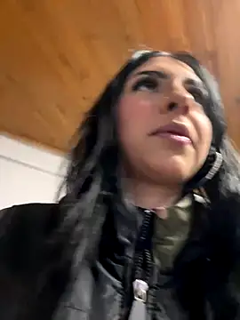 Hilary pinkk online show from 10.04.25