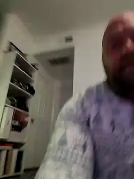 Strong Bear89 online show from 12.24.24