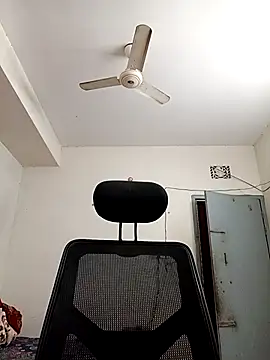 Tisha-01 online show from 11.23.25