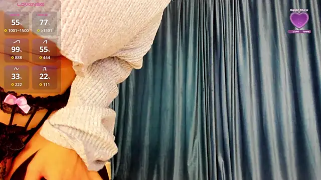 Snapshot of LaurynCopper chatting on 10.10.25 LaurynCopper online show from 10.10.25