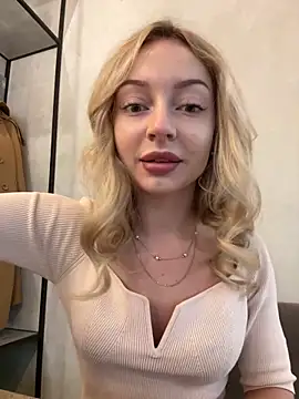 Snapshot of melissa_grr chatting on 12.13.24 melissa grr online show from 12.13.24