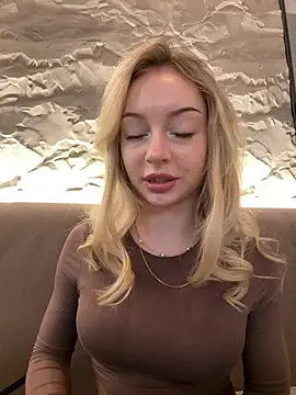 Snapshot of melissa_grr chatting on 12.14.24 melissa grr online show from 12.14.24