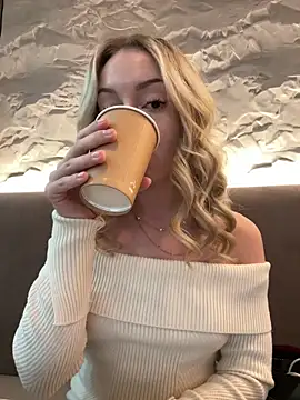 Snapshot of melissa_grr chatting on 12.16.24 melissa grr online show from 12.16.24