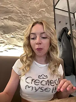 Snapshot of melissa_grr chatting on 12.22.24 melissa grr online show from 12.22.24