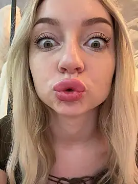 Snapshot of melissa_grr chatting on 02.07.25 melissa grr online show from 02.07.25