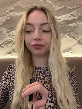 Snapshot of melissa_grr chatting on 02.13.25 melissa grr online show from 02.13.25