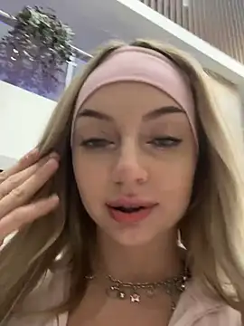 Snapshot of melissa_grr chatting on 02.22.25 melissa grr online show from 02.22.25