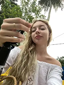 Snapshot of melissa_grr chatting on 03.03.25 melissa grr online show from 03.03.25