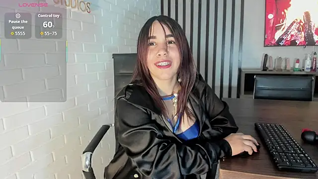 Snapshot of shaidyscott chatting on 09.29.25 shaidyscott online show from 09.29.25