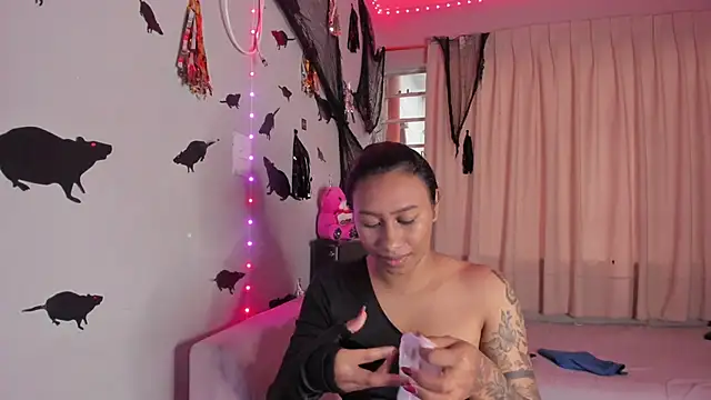 Snapshot of Brunettesexy0 chatting on 10.26.25 Brunettesexy0 online show from 10.26.25