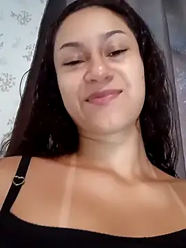 Snapshot of yummi__priv chatting on 02.13.25 yummi priv online show from 02.13.25