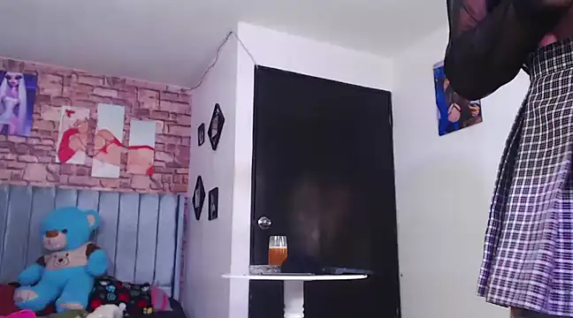 Snapshot of vixenxqueens chatting on 01.12.25 vixenxqueens online show from 01.12.25