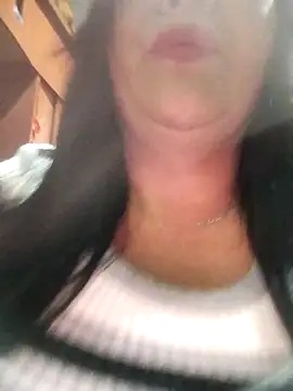 sara pineros online show from 10.11.25