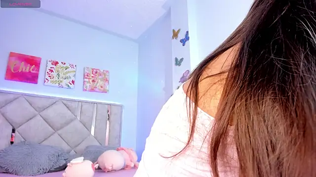 victorialarson1 online show from 03.01.25