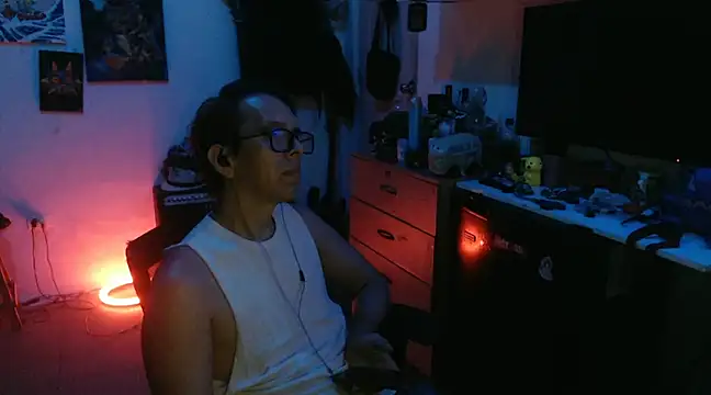 Snapshot of Pit_xxz chatting on 12.04.24 Pit xxz online show from 12.04.24