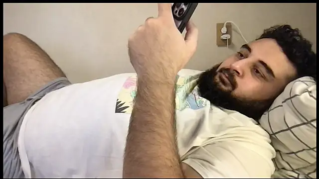 Snapshot of teddy_alan chatting on 10.07.25 teddy alan online show from 10.07.25