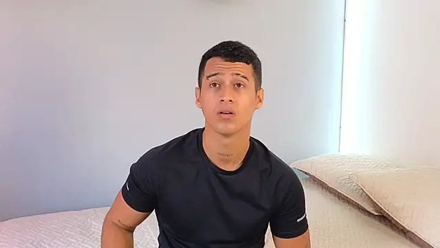 Snapshot of hot69temptation_ chatting on 01.30.25 hot69temptation online show from 01.30.25