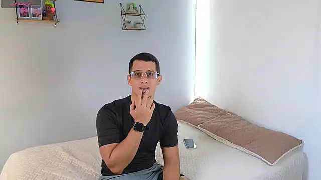 Snapshot of hot69temptation_ chatting on 02.26.25 hot69temptation online show from 02.26.25