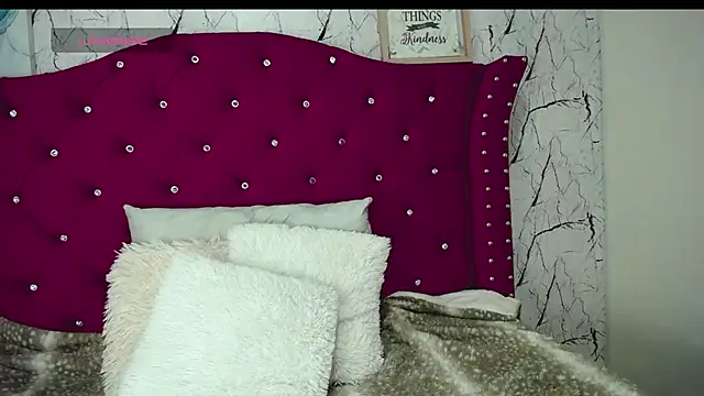 charlotte1-ls online show from 12.01.24