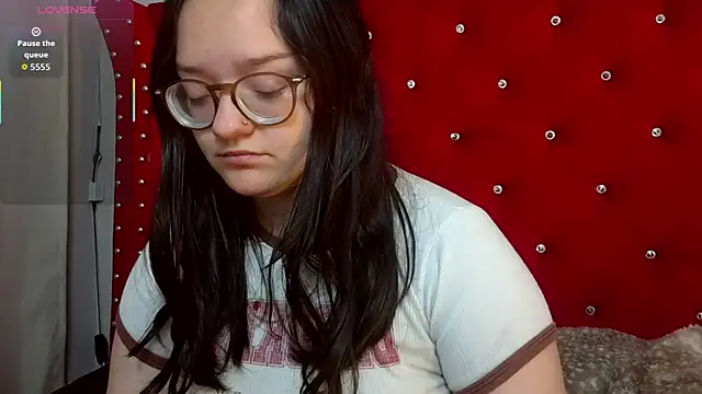 charlotte1-ls online show from 10.23.25