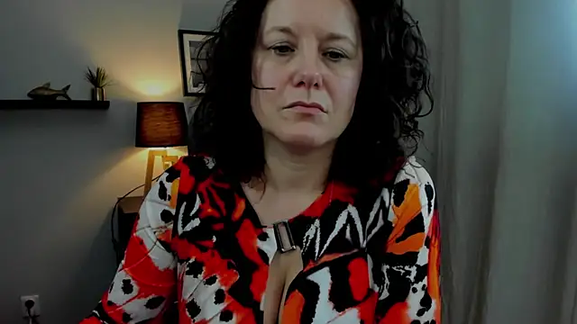 Snapshot of OLIVIA_lux chatting on 01.28.25 OLIVIA lux online show from 01.28.25