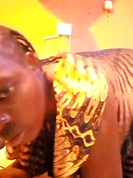 QUEEN-NAIMA online show from 10.26.25