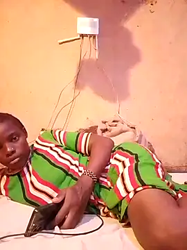 QUEEN-NAIMA online show from 10.27.25