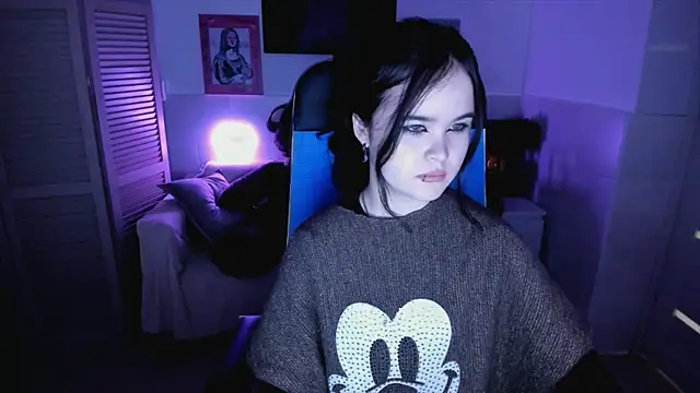 Elainebeness online show from 10.14.25