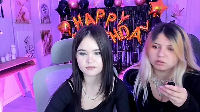 Elainebeness online show from 10.19.25