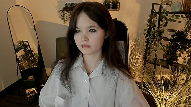 Elainebeness online show from 04.19.26