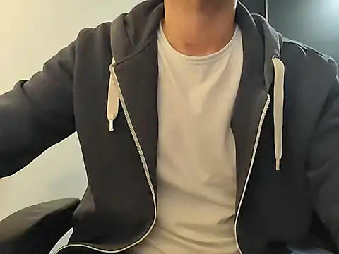 Snapshot of jayb0y61 chatting on 05.20.26 jayb0y61 online show from 05.20.26