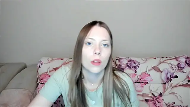 Snapshot of Sweetmojito chatting on 12.19.24 Sweetmojito online show from 12.19.24