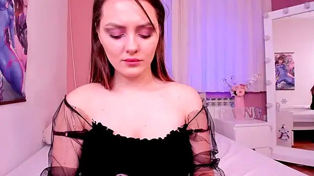 Tender Amber online show from 01.30.25