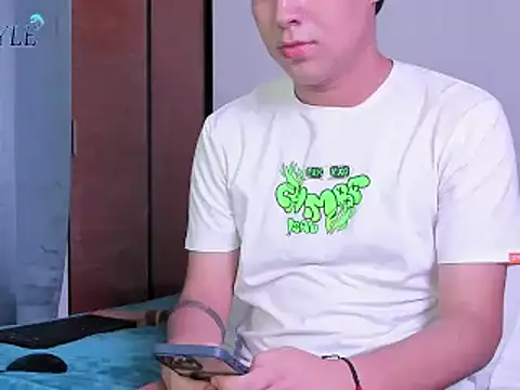 Snapshot of amon_kyle chatting on 03.14.25 amon kyle online show from 03.14.25