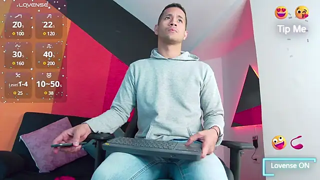 Snapshot of zaid_lion chatting on 02.20.25 zaid lion online show from 02.20.25