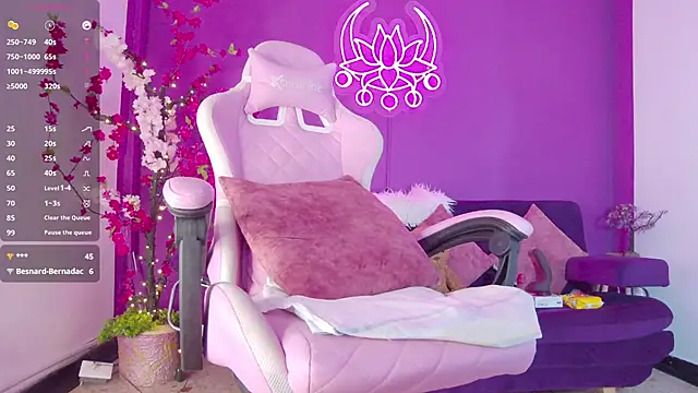 Snapshot of zaid_lion chatting on 03.11.25 zaid lion online show from 03.11.25