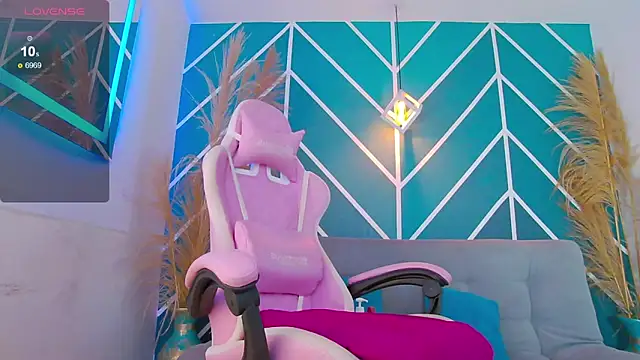 Snapshot of zaid_lion chatting on 11.04.25 zaid lion online show from 11.04.25