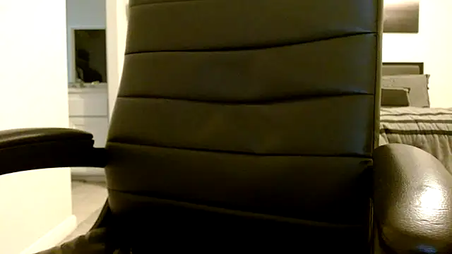 GirthBullger4You online show from 09.22.25
