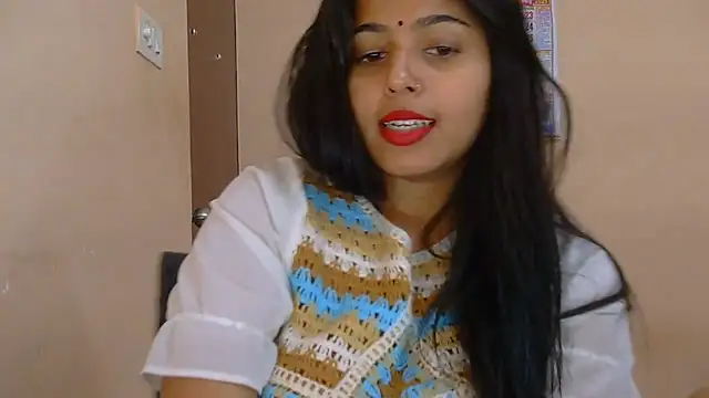 Snapshot of Sweet-Rani chatting on 11.18.25 Sweet-Rani online show from 11.18.25
