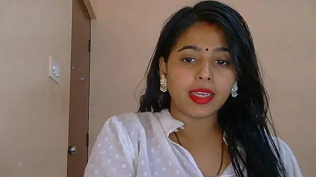 Snapshot of Sweet-Rani chatting on 11.29.25 Sweet-Rani online show from 11.29.25