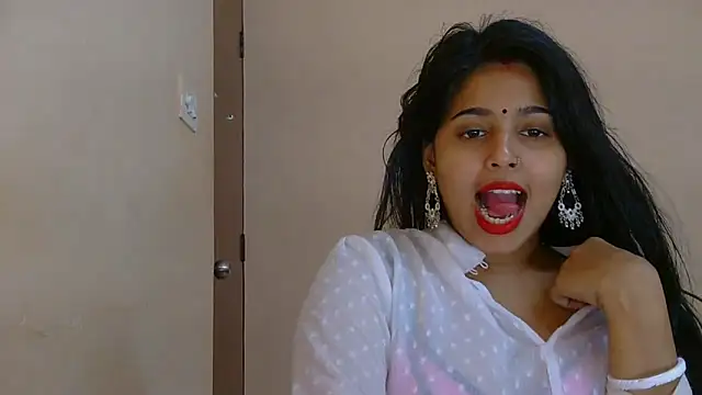 Snapshot of Sweet-Rani chatting on 12.15.25 Sweet-Rani online show from 12.15.25