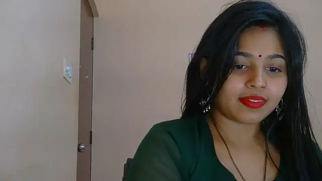Snapshot of Sweet-Rani chatting on 12.17.25 Sweet-Rani online show from 12.17.25