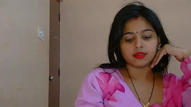 Snapshot of Sweet-Rani chatting on 12.18.25 Sweet-Rani online show from 12.18.25