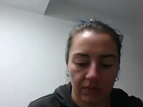  karlie kloss  online show from 12.11.24