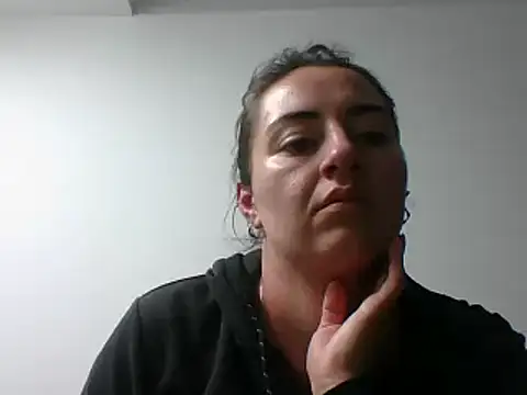  karlie kloss  online show from 12.13.24