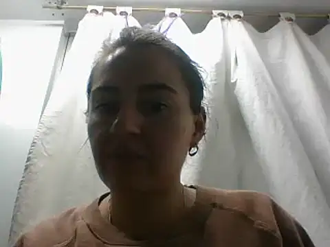  karlie kloss  online show from 12.30.24